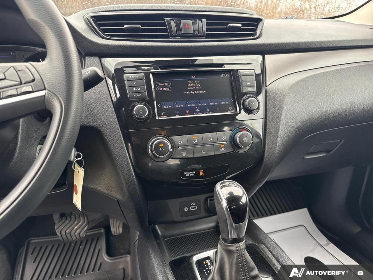 2021 Nissan Qashqai S BACKUP CAM   HEATED SEATS   LANE ASSIST   SIRIUS Photo