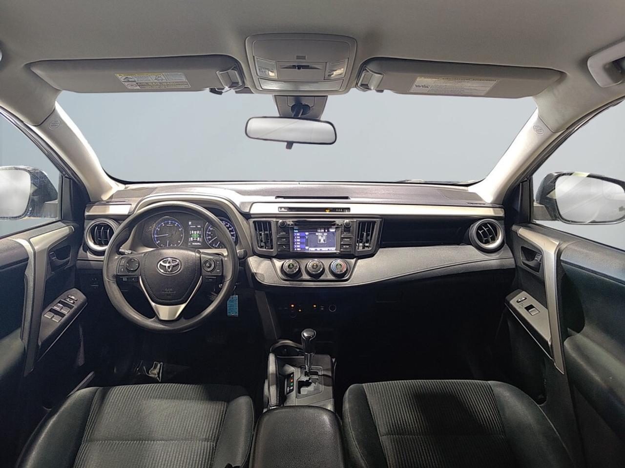 2017 Toyota RAV4 LE AWD/Back Up Cam/ Bloetooth/Heated Seats./ Photo