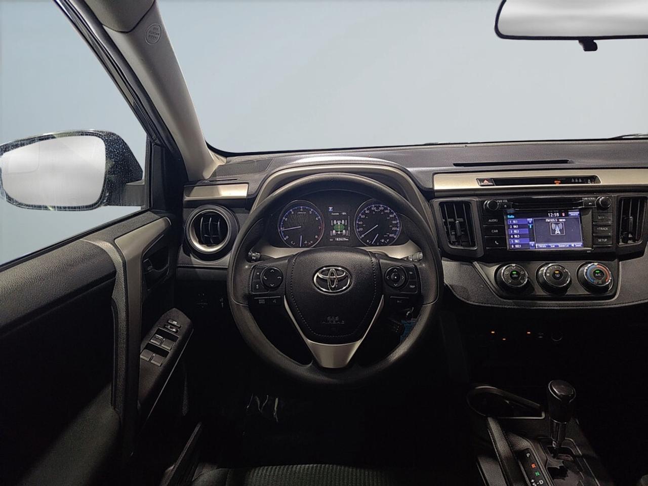2017 Toyota RAV4 LE AWD/Back Up Cam/ Bloetooth/Heated Seats./ Photo