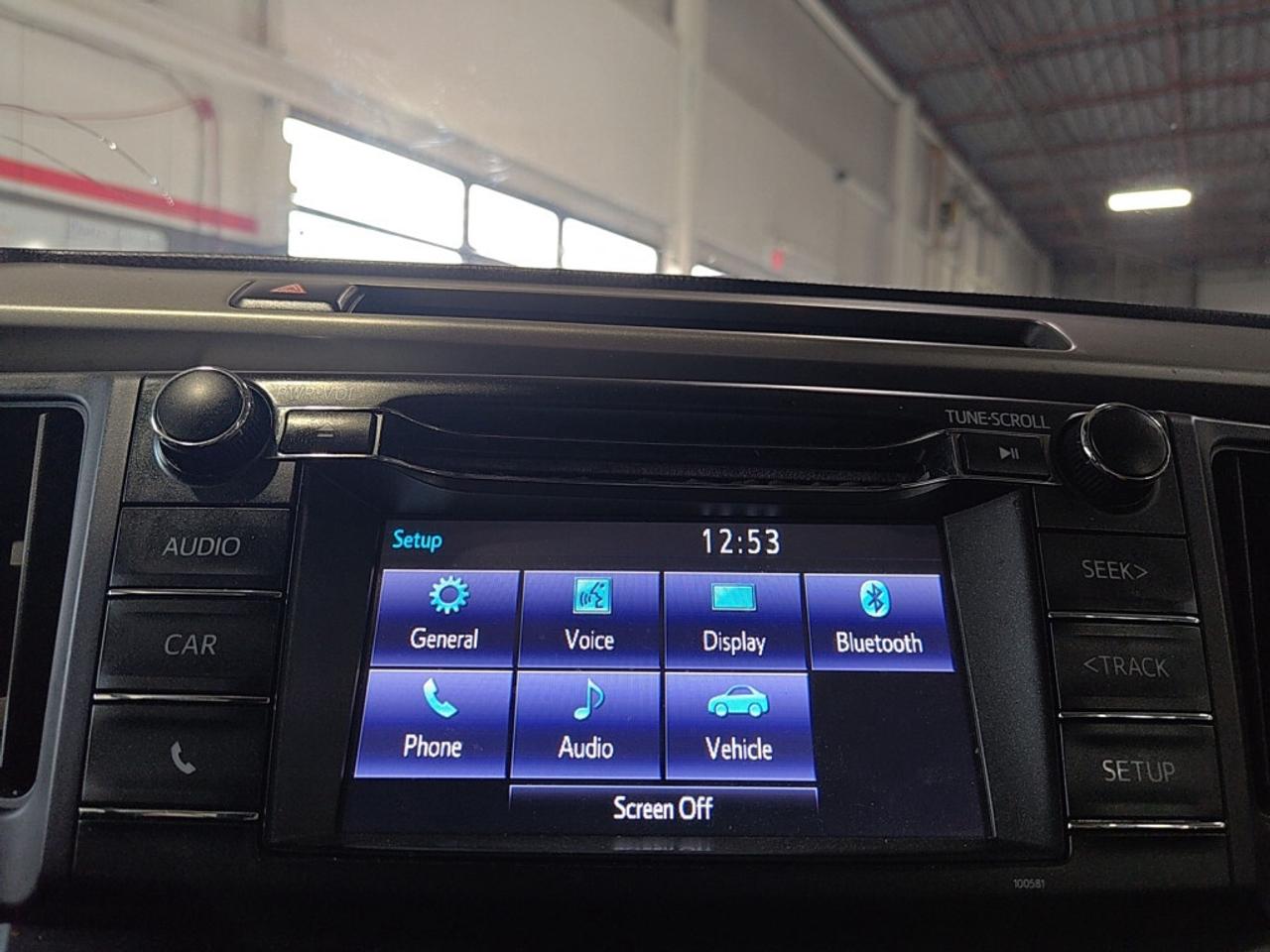 2017 Toyota RAV4 LE AWD/Back Up Cam/ Bloetooth/Heated Seats./ Photo