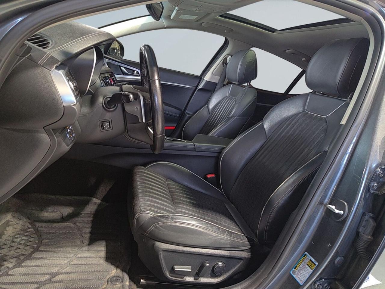 2019 Genesis G70 2.0T Advanced AWD/Leather/NAVI/Carplay/Drive Assis Photo