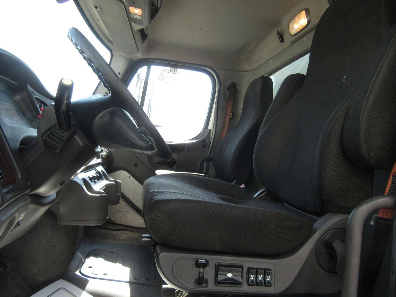2020 Freightliner M2-112 DIESEL 30FT HIGH & WIDE BOX WITH POWER LIFTGATE Photo