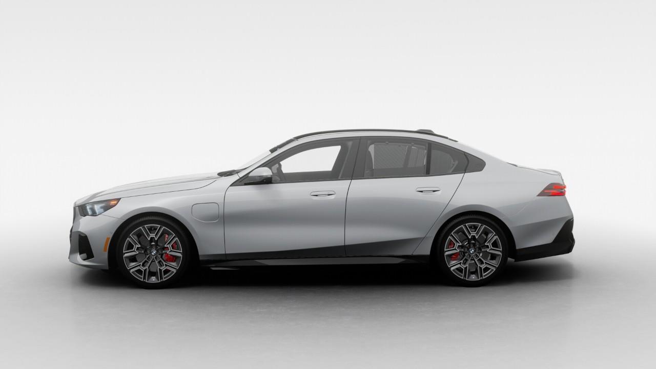 2026 BMW 550e xDrive 4dr All-Wheel Drive Sedan Photo