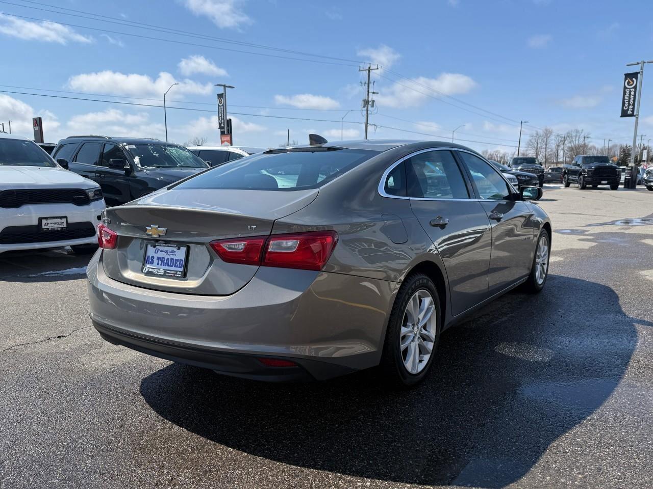 2017 Chevrolet Malibu  Photo