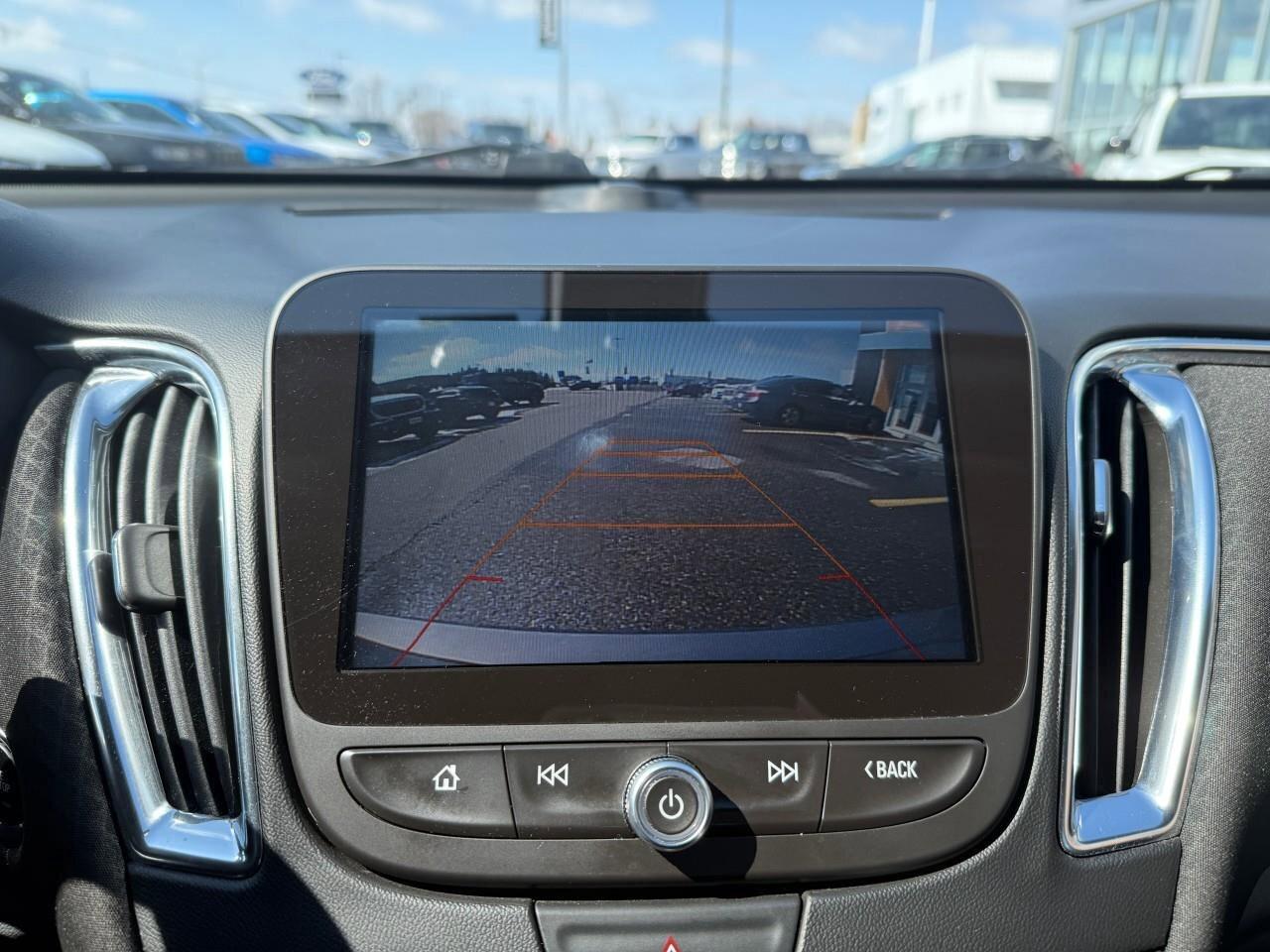 2017 Chevrolet Malibu  Photo