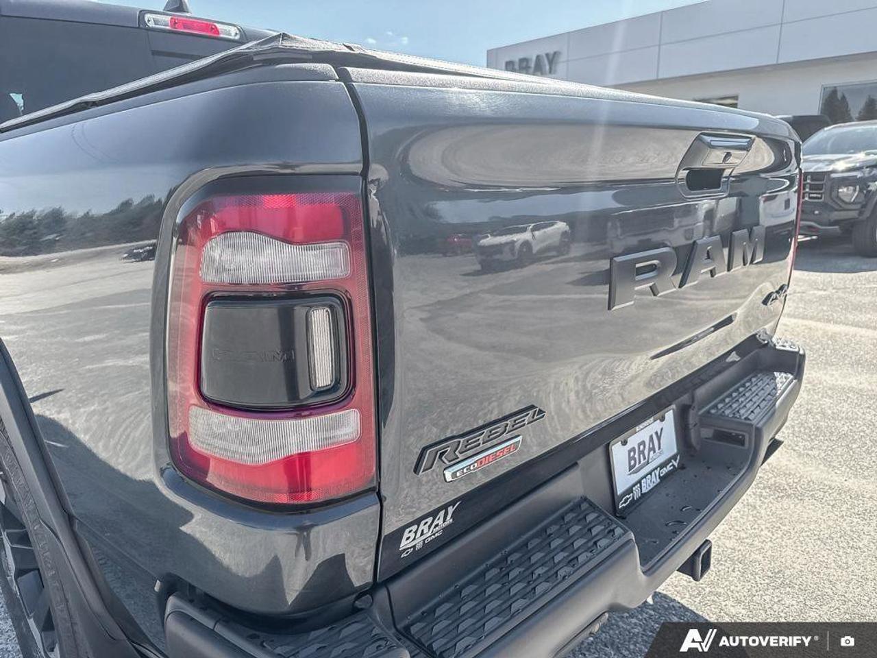 2020 RAM 1500 Rebel TONNEAU COVER. RUNNING BOARDS. SRAY IN BEDLI Photo