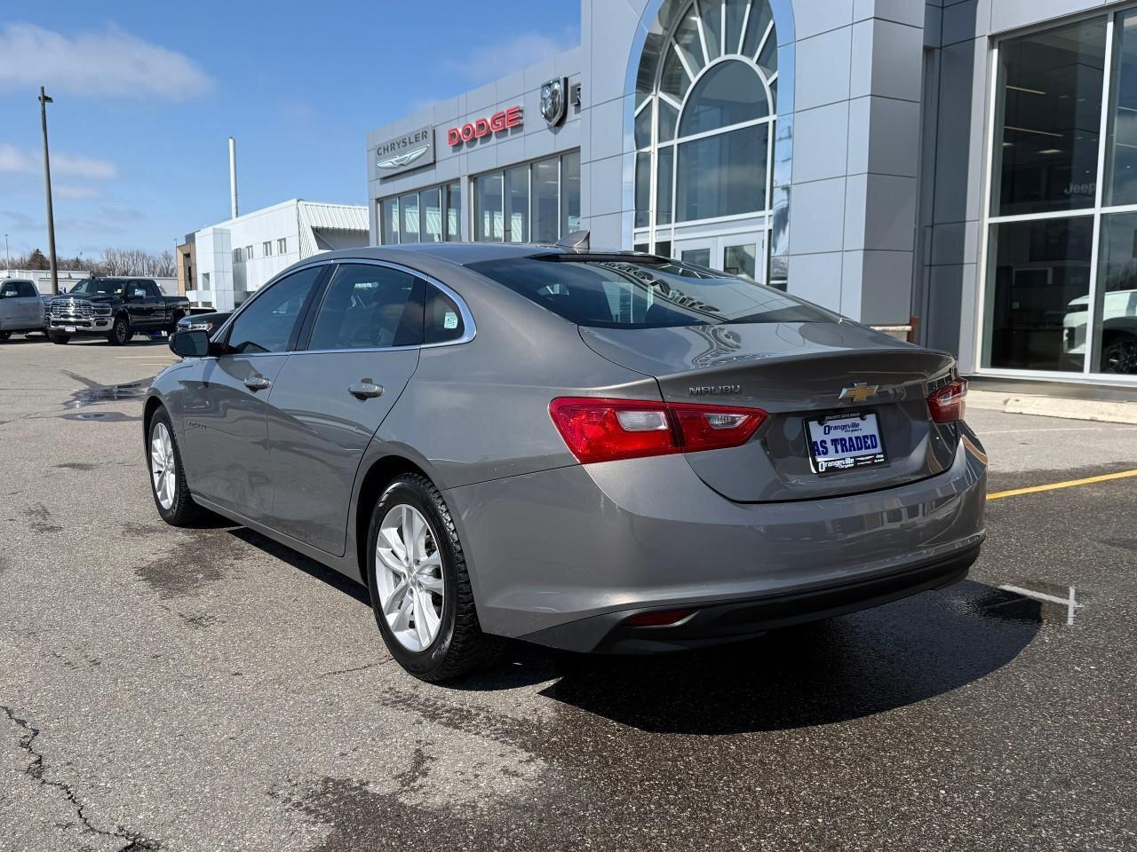 2017 Chevrolet Malibu 4dr Sdn LT w-1LT Photo