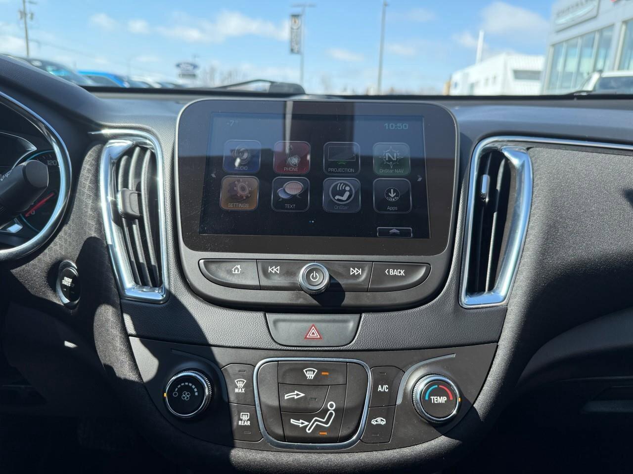 2017 Chevrolet Malibu 4dr Sdn LT w-1LT Photo
