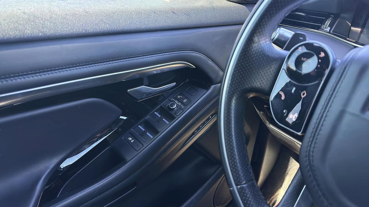 2020 Land Rover Range Rover Evoque P300 R-Dynamic HSE Photo