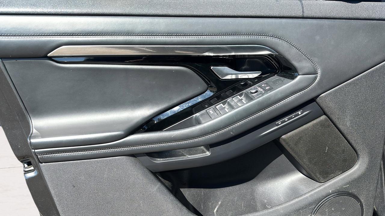 2020 Land Rover Range Rover Evoque P300 R-Dynamic HSE Photo