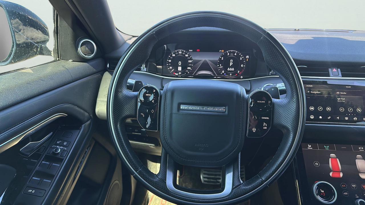 2020 Land Rover Range Rover Evoque P300 R-Dynamic HSE Photo