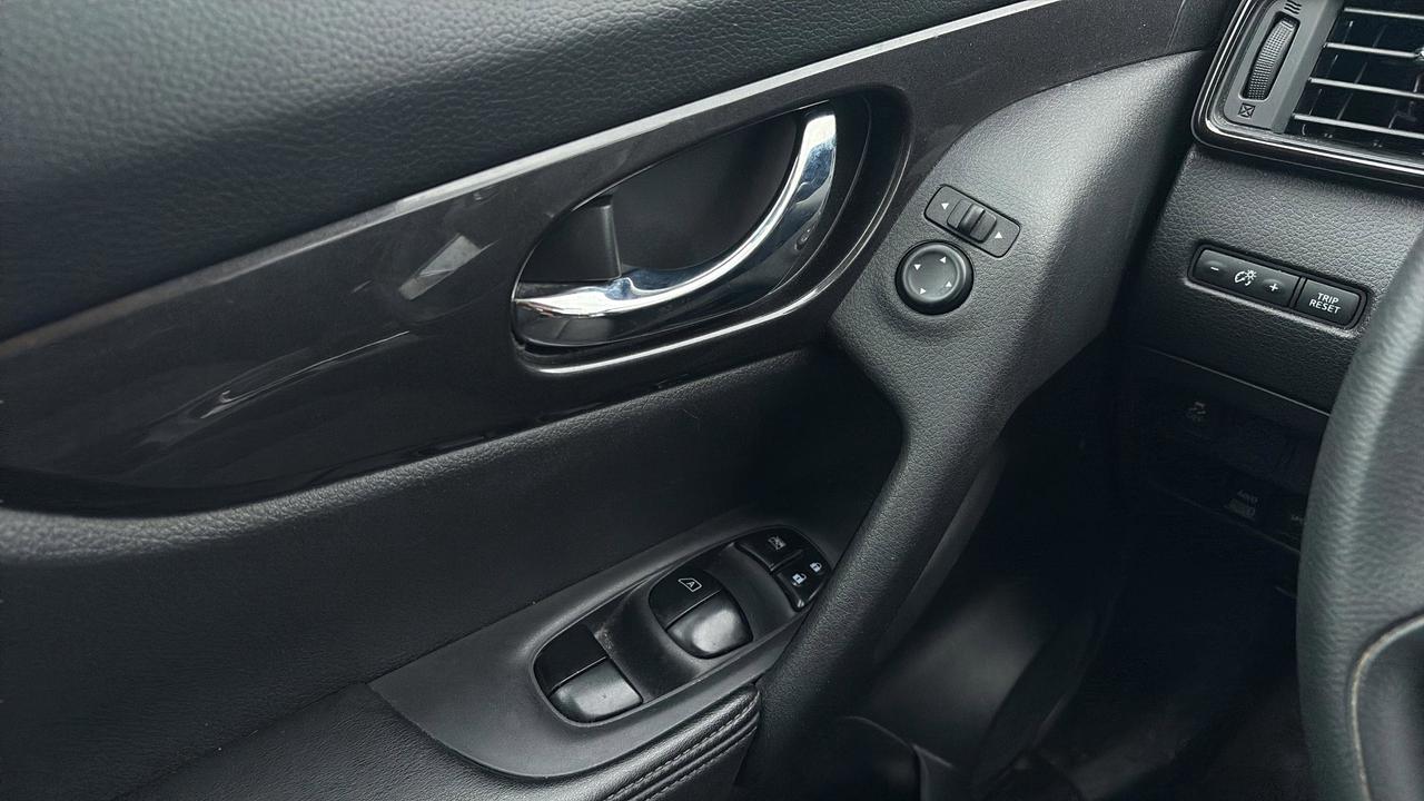 2018 Nissan Rogue  Photo