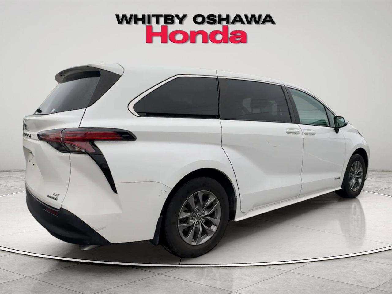2021 Toyota Sienna  Photo4