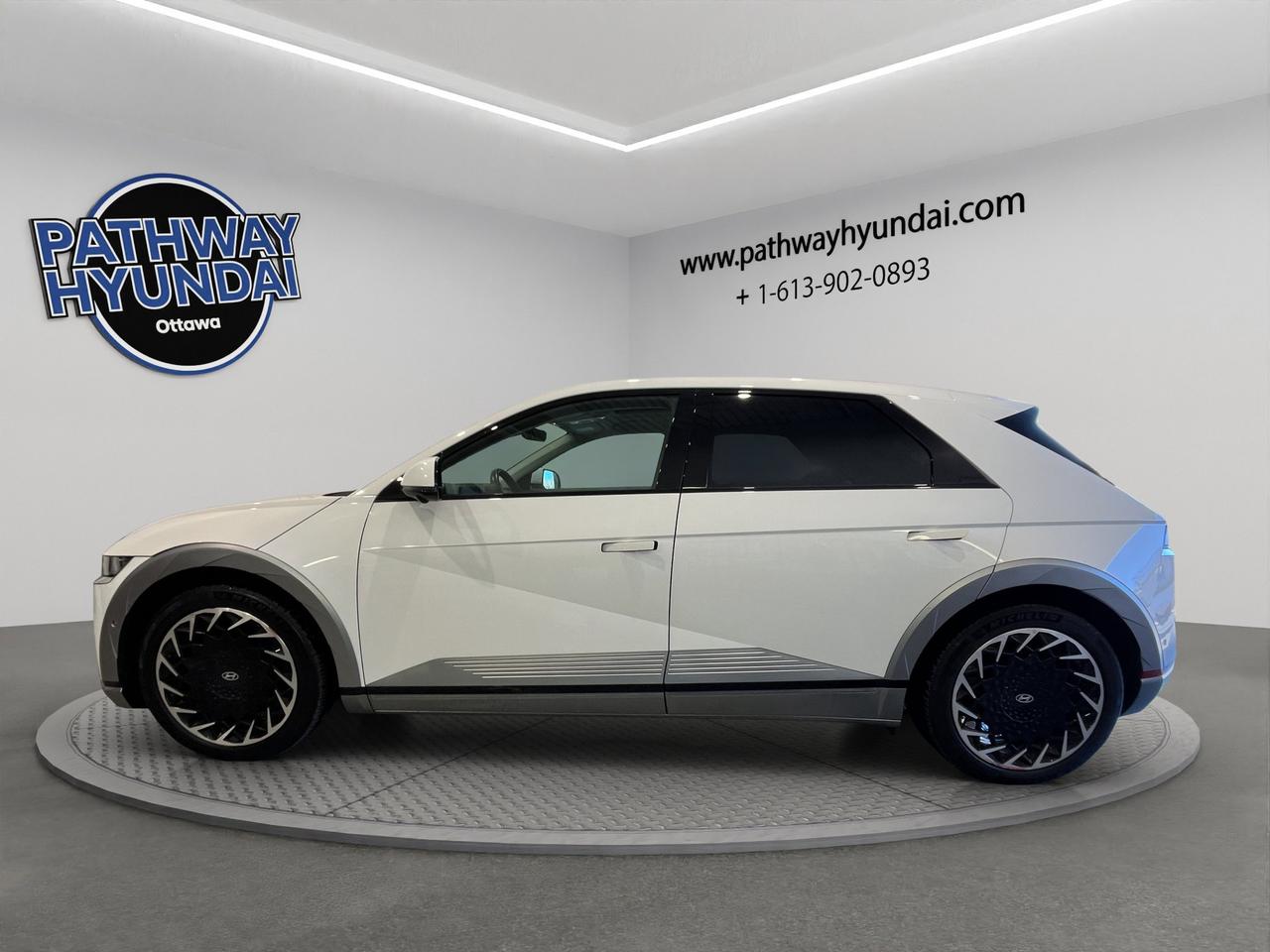 2024 Hyundai IONIQ 5 Preferred | Reverse Cam | Heated Seats Photo