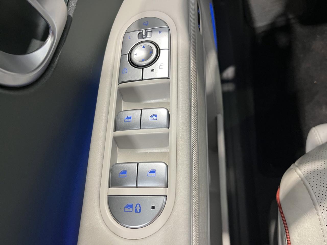 2024 Hyundai IONIQ 5 Preferred | Reverse Cam | Heated Seats Photo