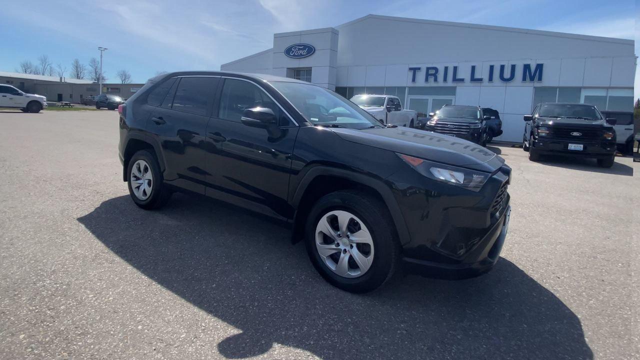 2022 Toyota RAV4 LE Photo