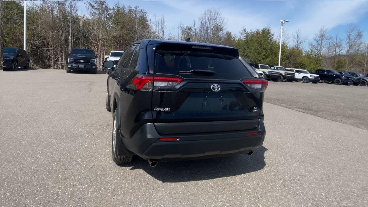 2022 Toyota RAV4 LE Photo