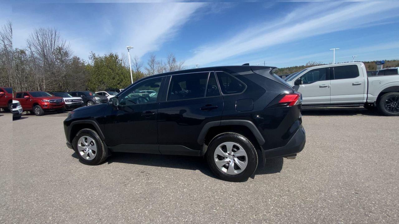 2022 Toyota RAV4 LE Photo