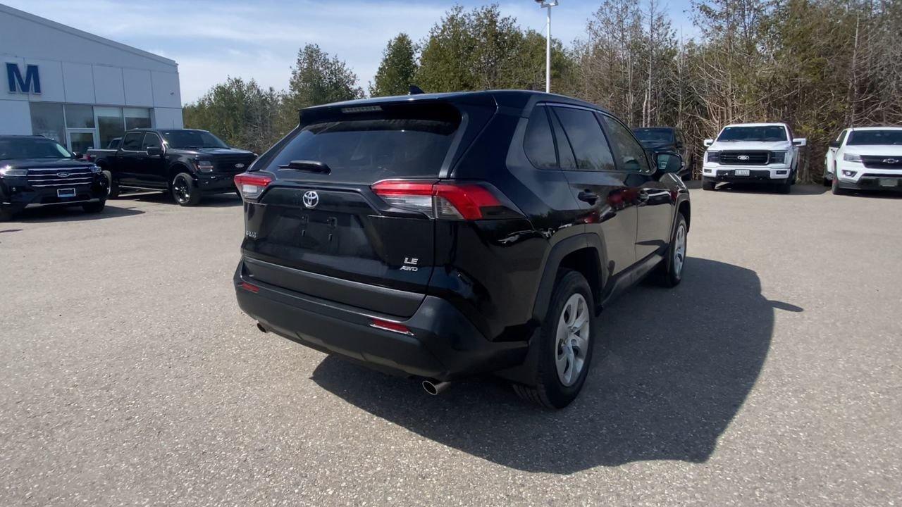 2022 Toyota RAV4 LE Photo
