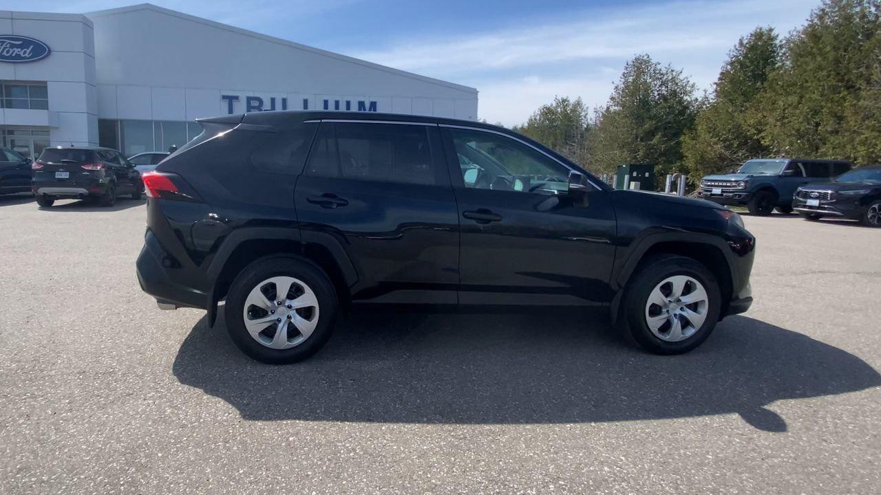 2022 Toyota RAV4 LE Photo