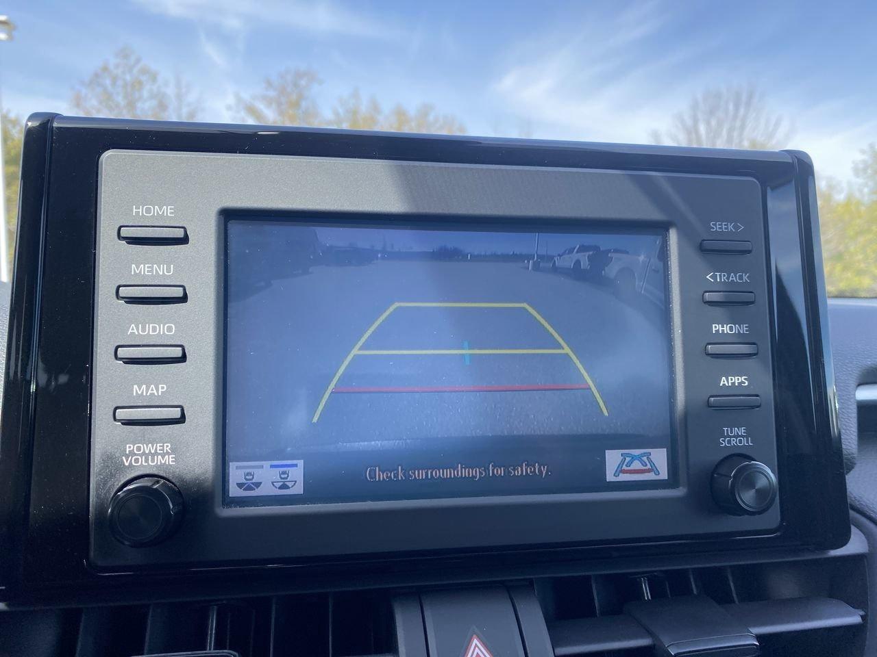 2022 Toyota RAV4 LE Photo