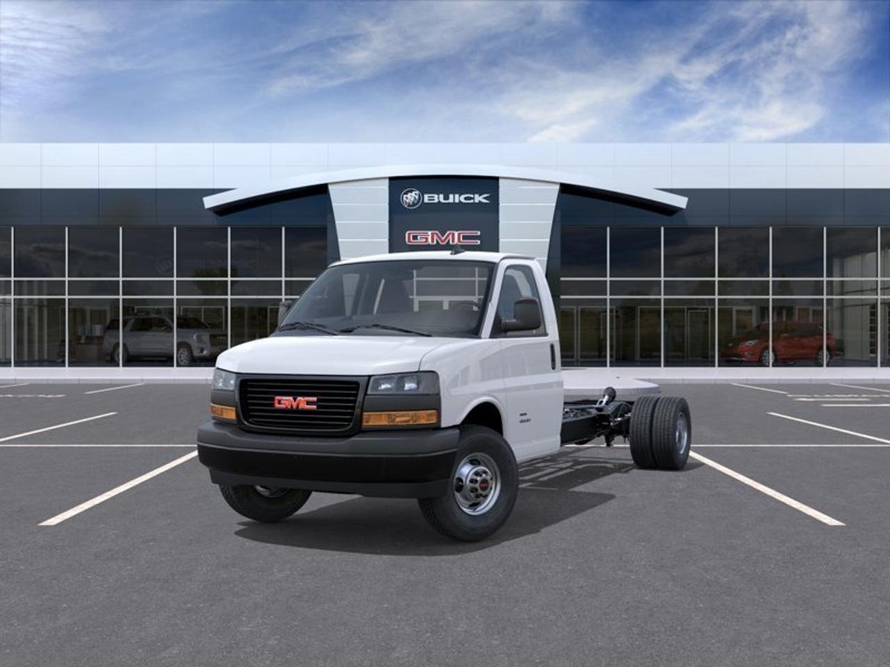 2026 GMC Savana Cutaway 4500 WT 177'' Photo