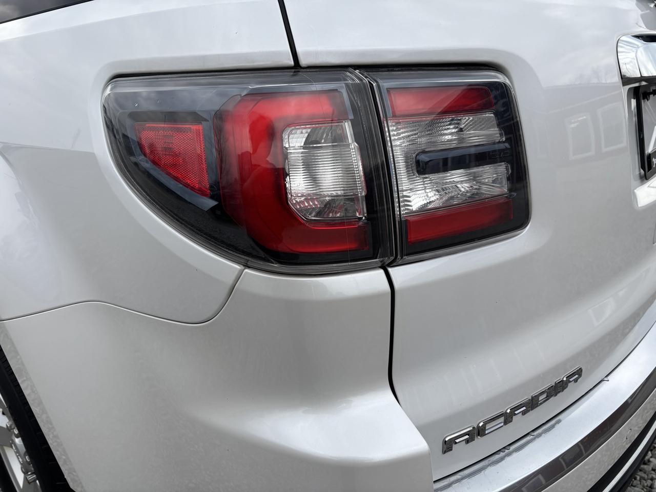 2016 GMC Acadia SLE Photo