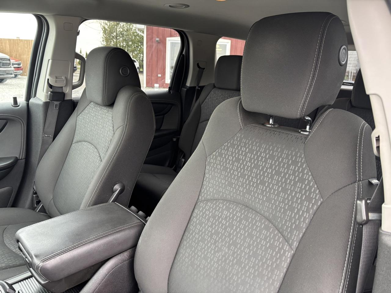 2016 GMC Acadia SLE Photo