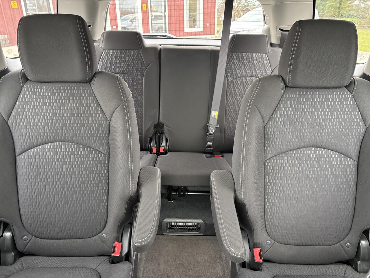 2016 GMC Acadia SLE Photo