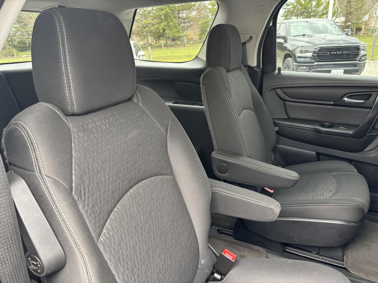 2016 GMC Acadia SLE Photo