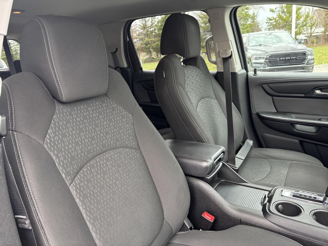 2016 GMC Acadia SLE Photo