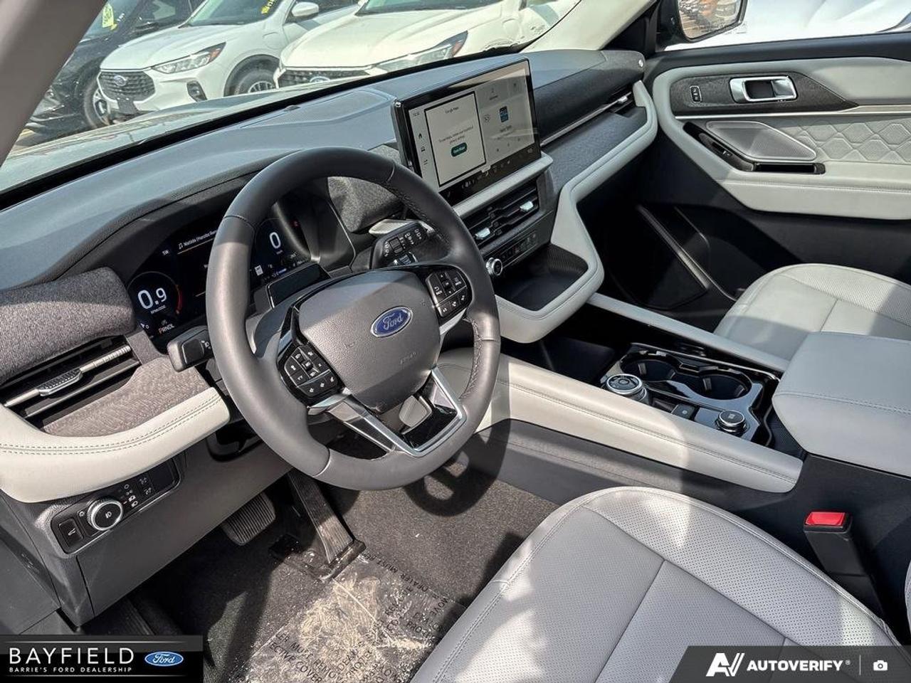 2026 Ford Explorer Platinum Photo