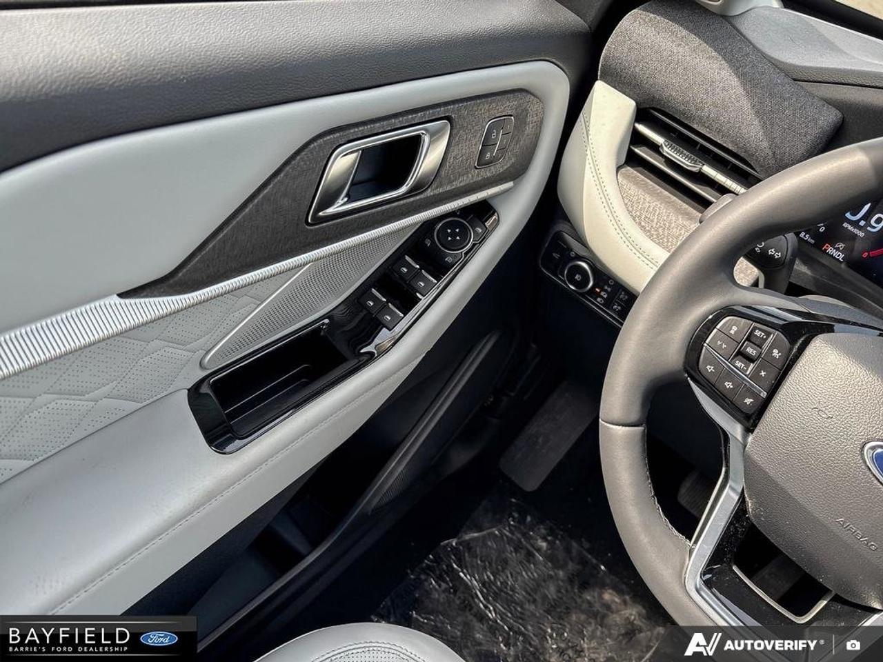 2026 Ford Explorer Platinum Photo
