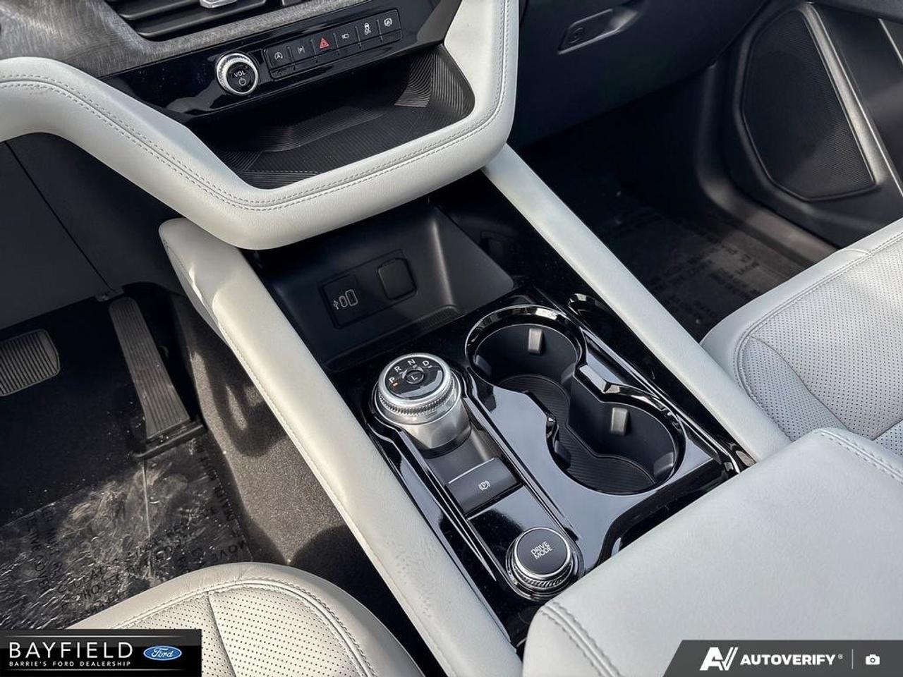 2026 Ford Explorer Platinum Photo