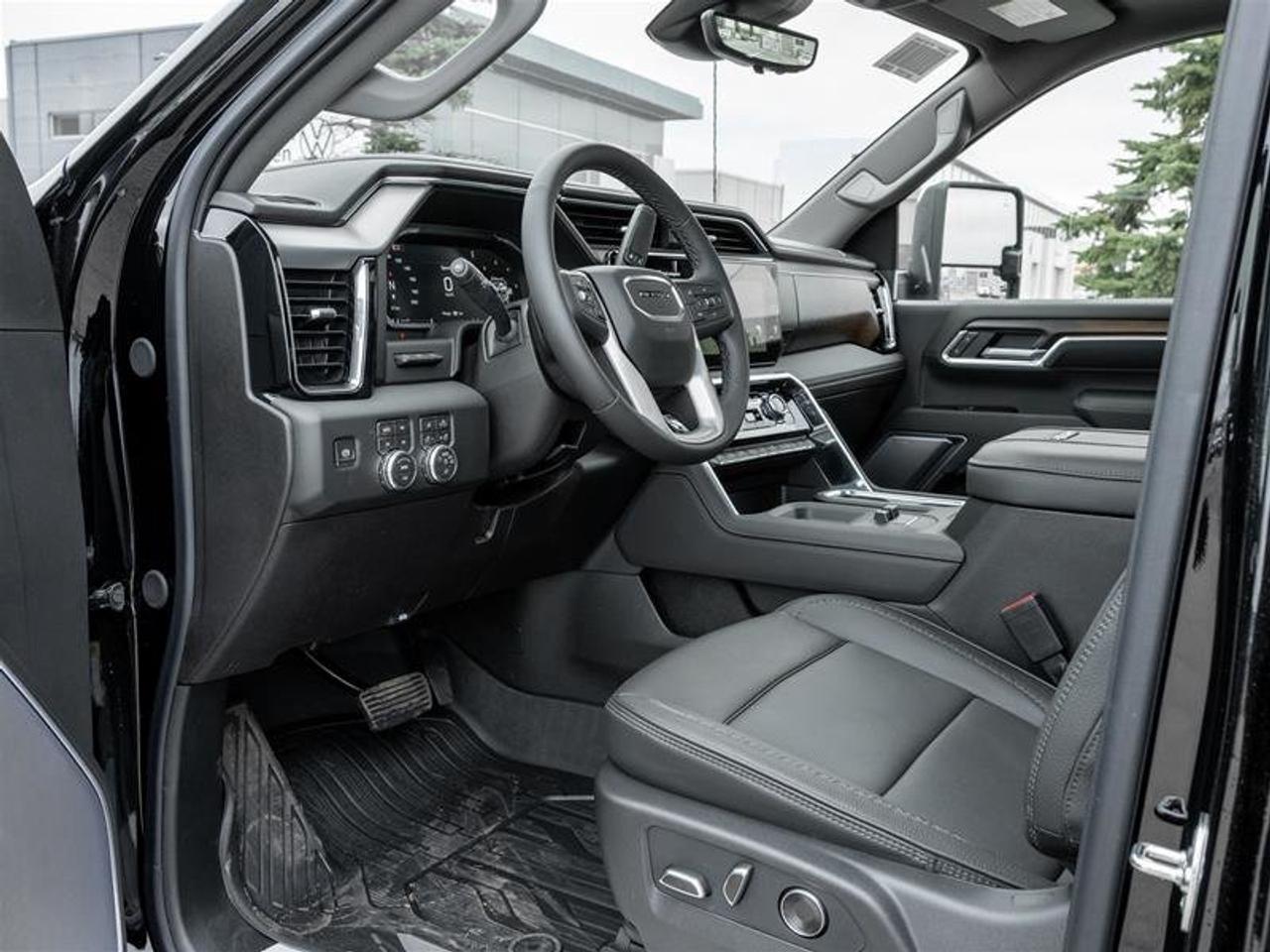 2026 GMC Sierra 2500 HD DENALI Photo