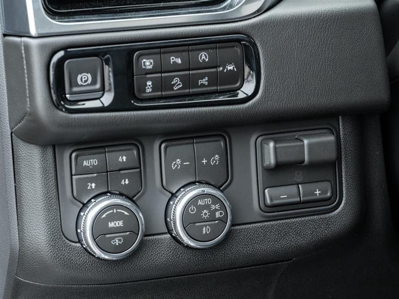 2026 GMC Yukon Denali Photo