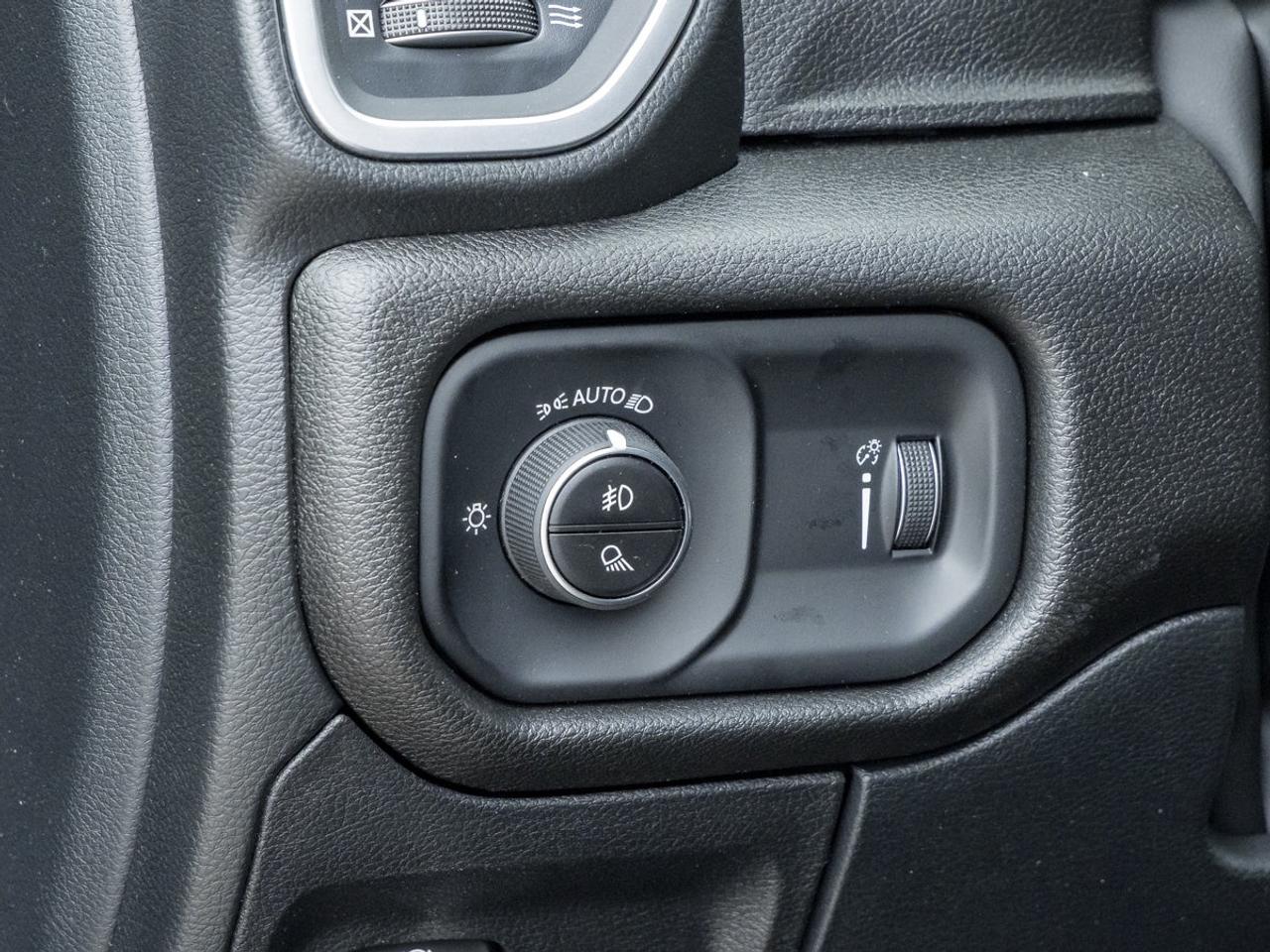 2026 RAM 1500 Express Photo