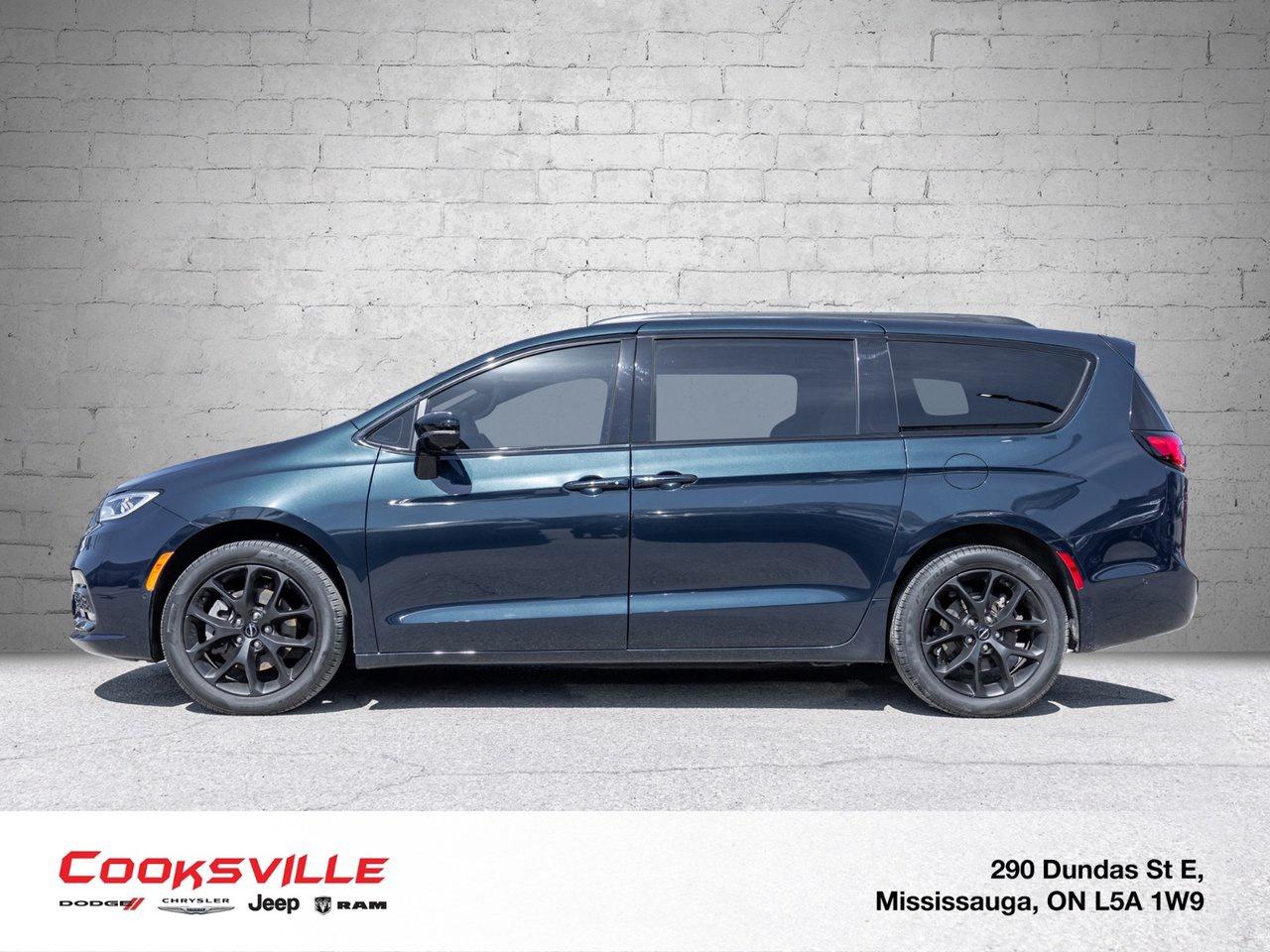 2024 Chrysler Pacifica Limited AWD Photo2