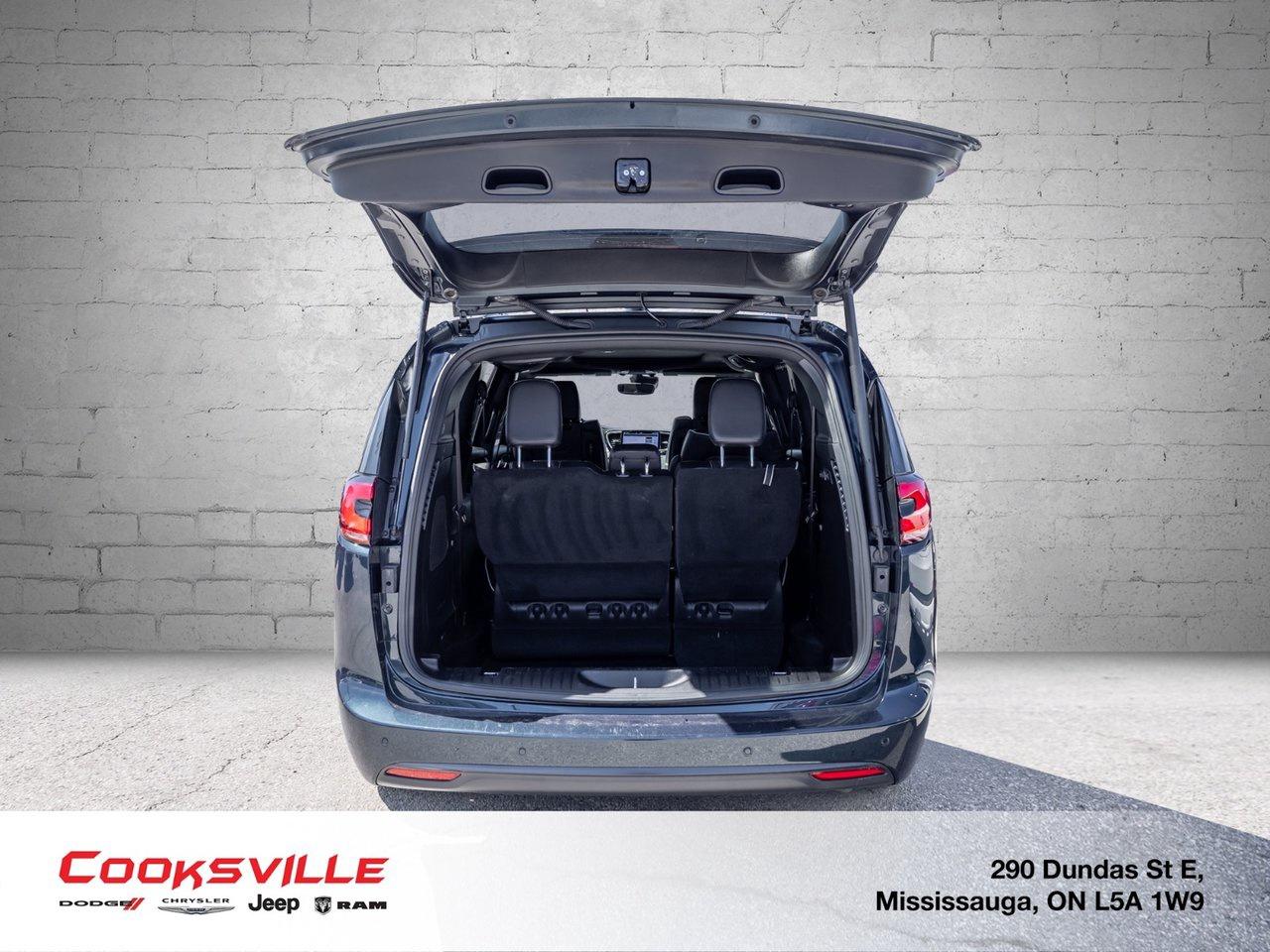 2024 Chrysler Pacifica Limited AWD Photo