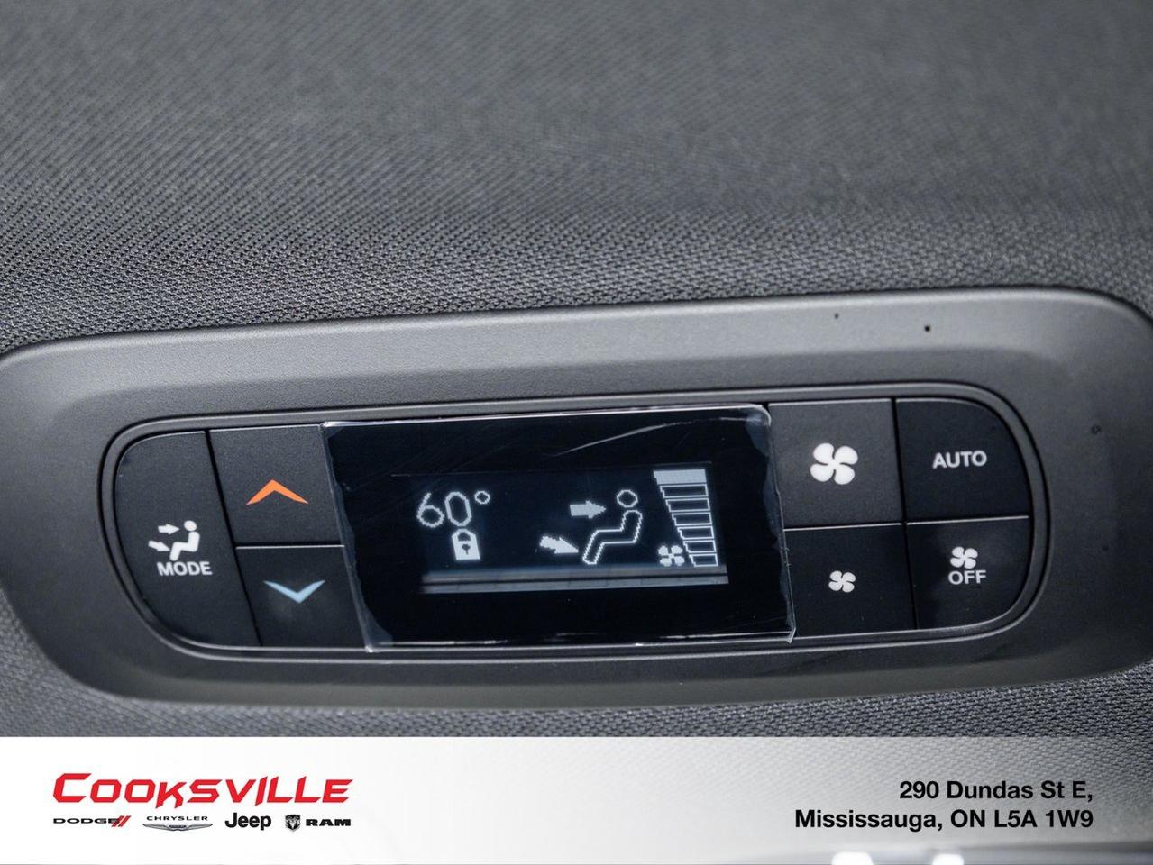 2024 Chrysler Pacifica Limited AWD Photo