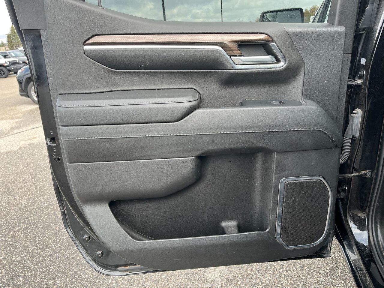 2024 Chevrolet Silverado 1500 4WD Crew Cab 147 RST Photo