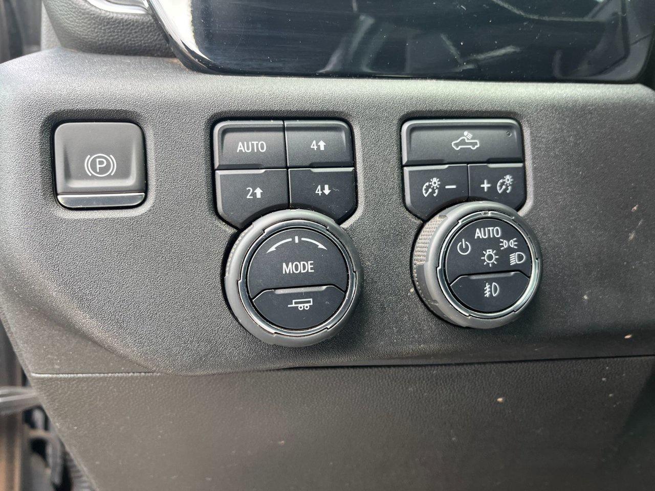 2024 Chevrolet Silverado 1500 4WD Crew Cab 147 RST Photo