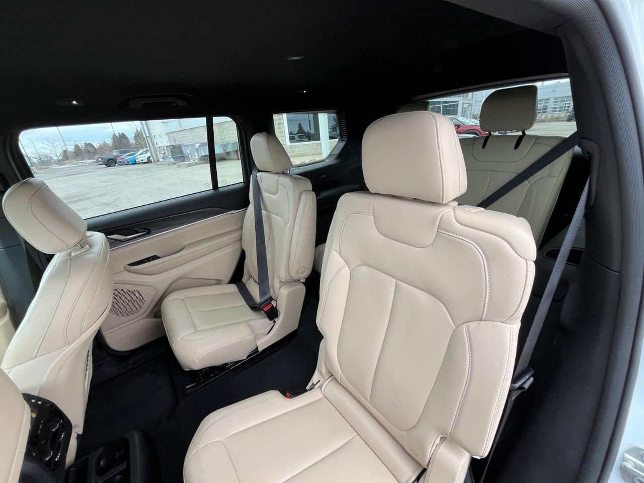 2024 Jeep Grand Cherokee L Limited 4x4 Photo