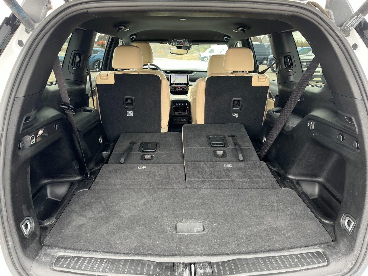 2024 Jeep Grand Cherokee L Limited 4x4 Photo