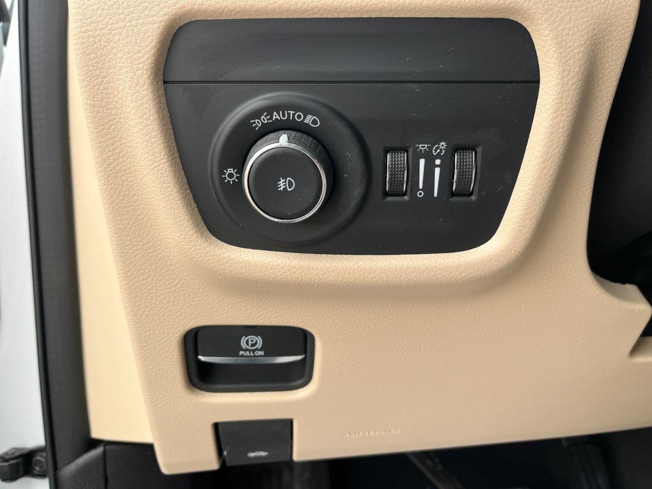 2024 Jeep Grand Cherokee L Limited 4x4 Photo