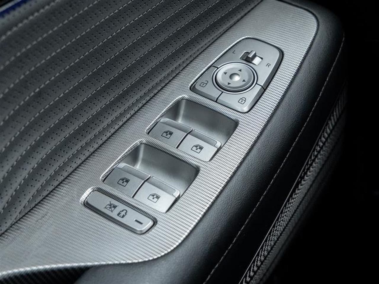 2023 Hyundai PALISADE AWD Ultimate Calligraphy 7P Photo