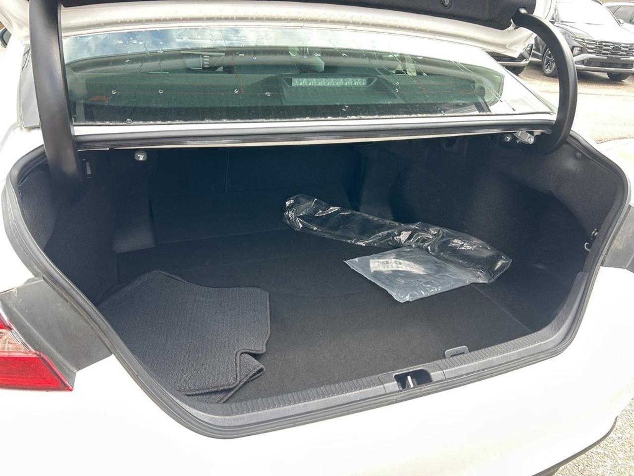 2020 Toyota Camry 4-Door Sedan LE 8A Photo