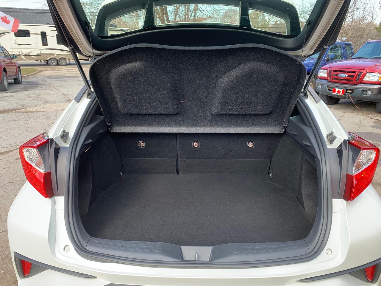 2020 Toyota C-HR XLE Premium Photo