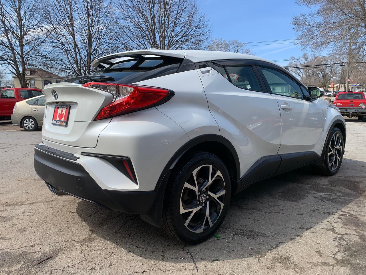2020 Toyota C-HR XLE Premium Photo