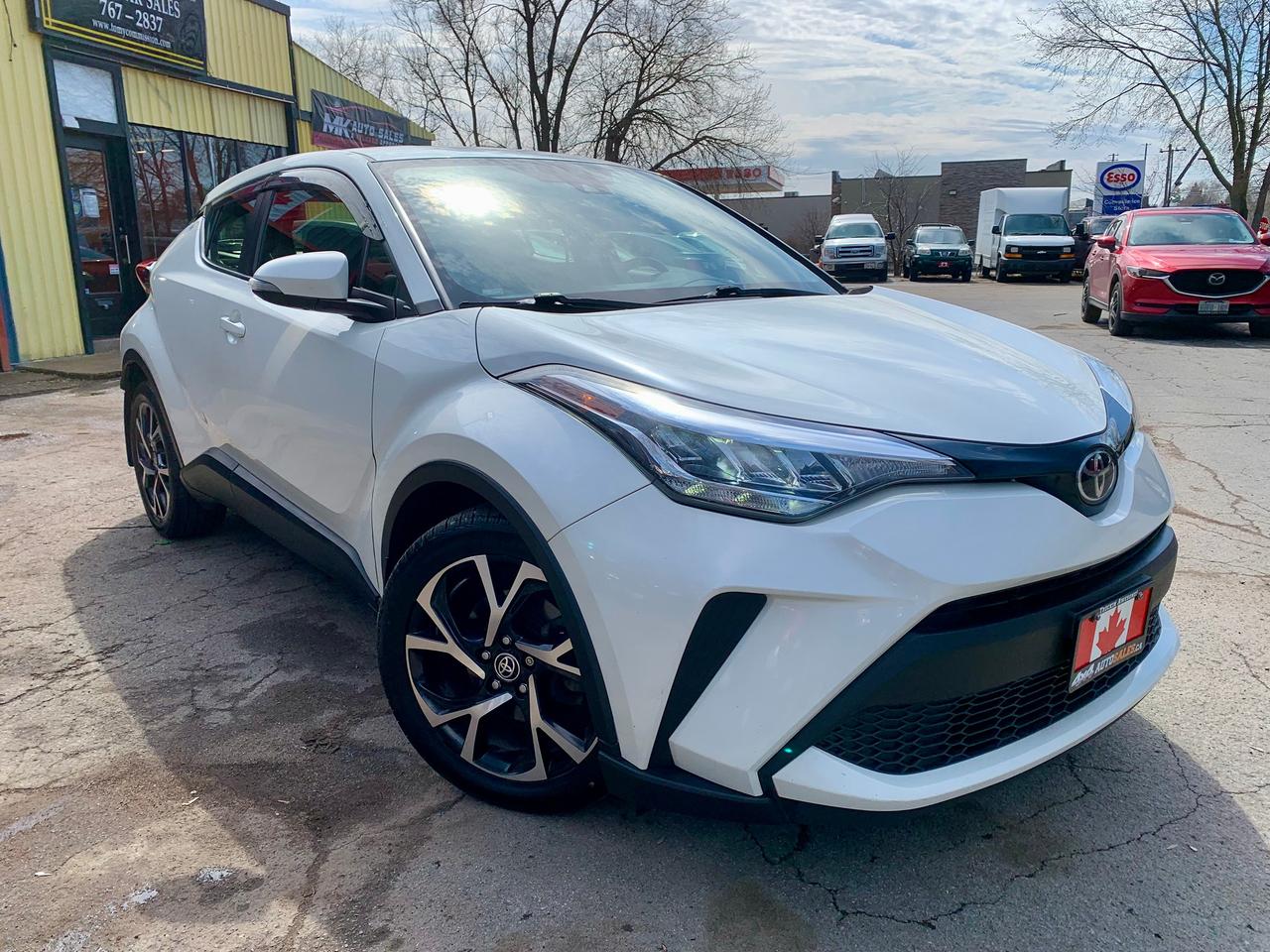 2020 Toyota C-HR XLE Premium Photo